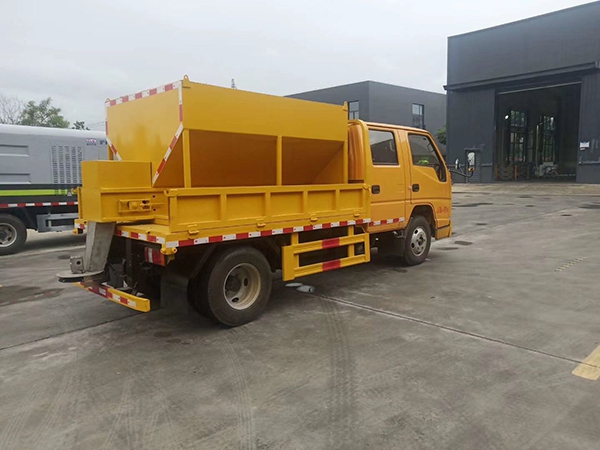 江铃双排4T蓝牌除雪车