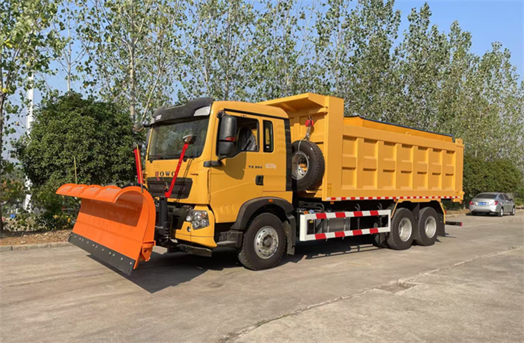 重汽豪沃25T自卸式除雪车