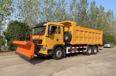 重汽豪沃25T自卸式除雪车