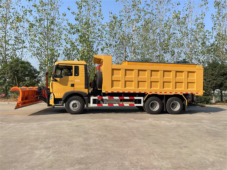 重汽豪沃25T自卸式除雪车