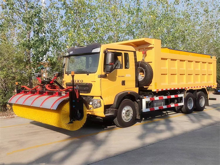 重汽豪沃25T自卸式除雪车